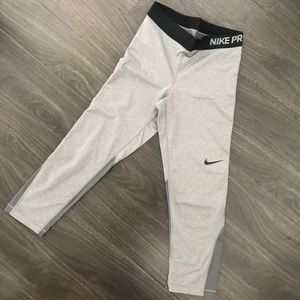 Nike cropped leggings
